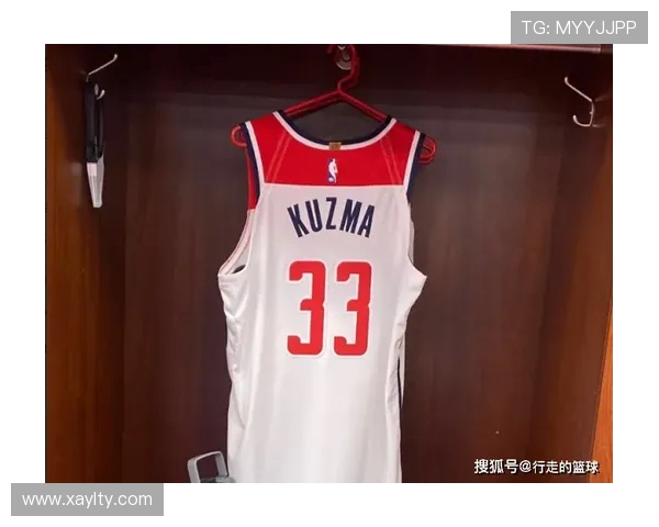 76人队与奇才队共同致敬传奇球员举行球衣退役仪式回顾辉煌历史与荣耀时刻