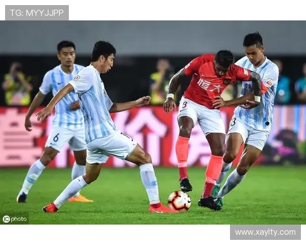 恒大与富力激战正酣精彩瞬间回顾与战术分析