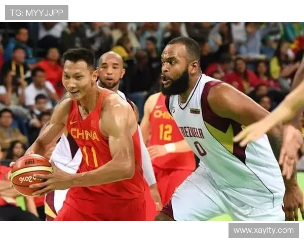 易建联与小斯的巅峰对决:篮球场上的传奇较量与友谊的交织 易建联与小斯的巅峰对决:篮球场上的传奇较量与友谊的交织