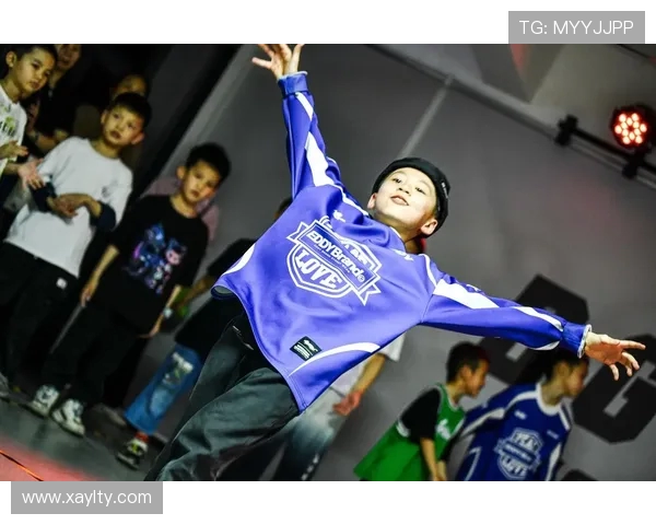 重庆街舞队在全国街舞节奏排行榜中荣获第四名展现实力与风采