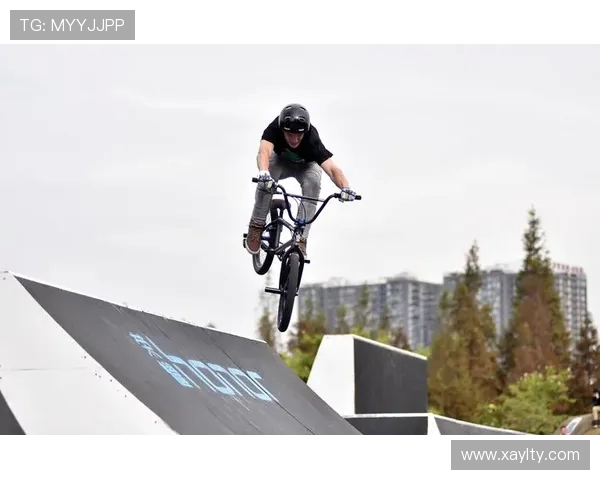 成都滑板队在极限运动嘉年华中以87分稳居积分榜首位